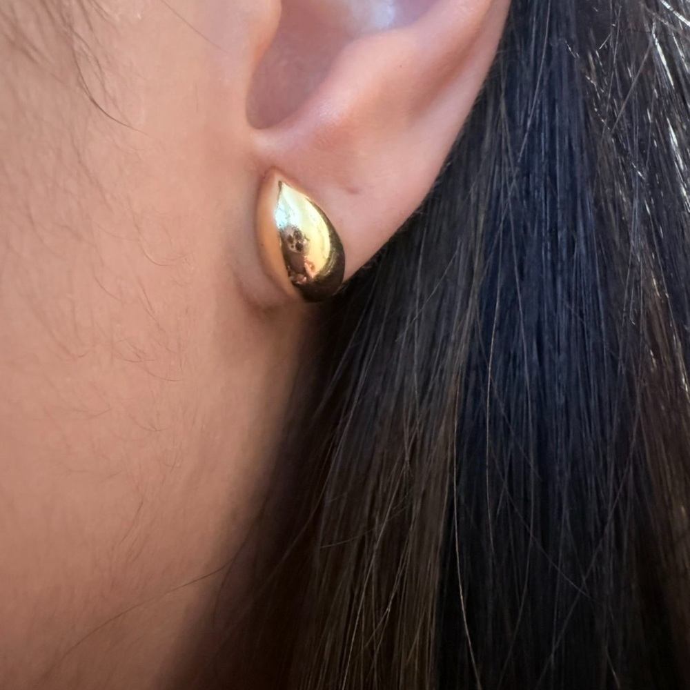 Elegant Gold Teardrop Earrings